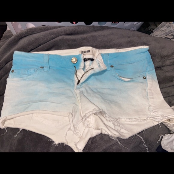 Cutoff Stretch Jean Shorts - Picture 1 of 3